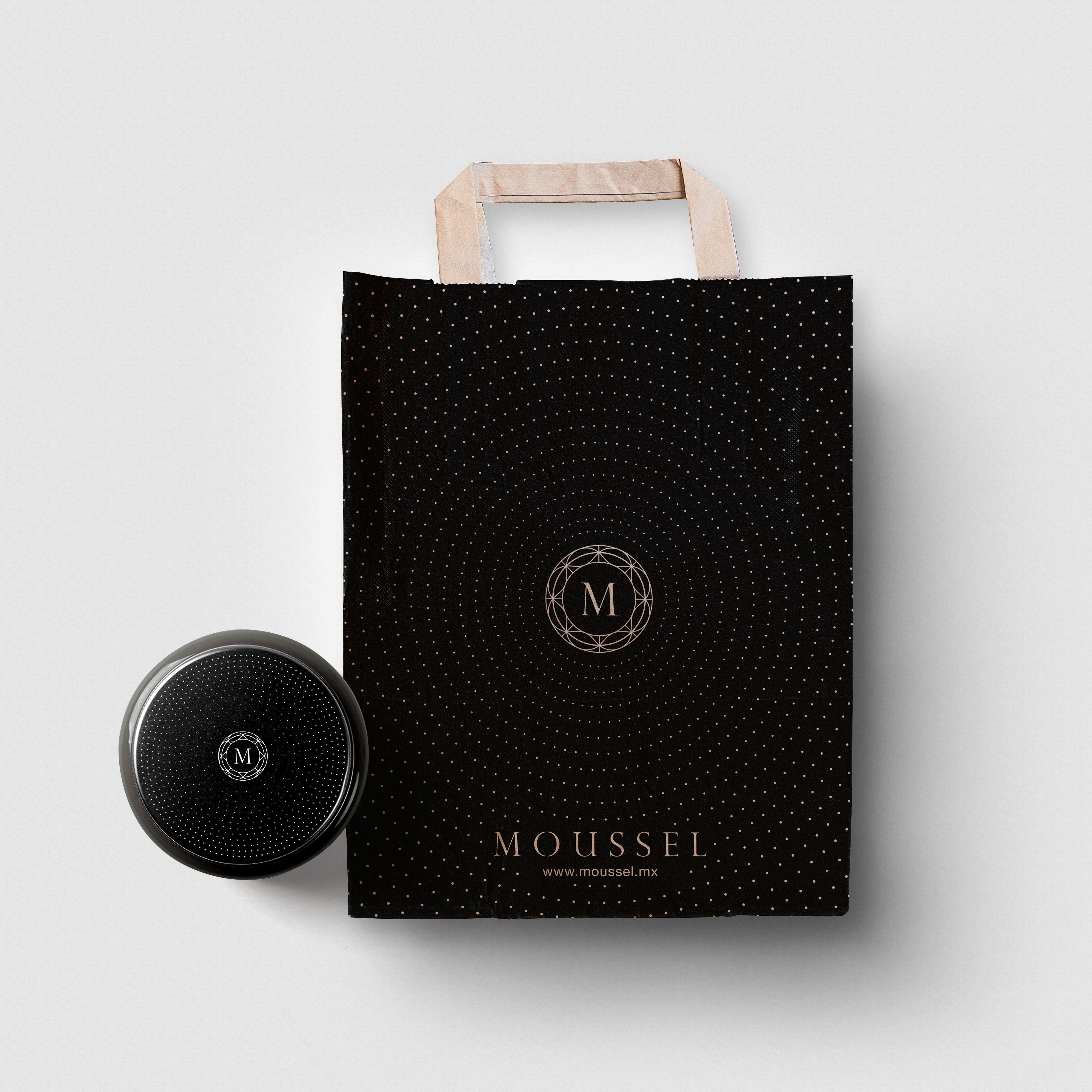 Moussel // Bag and Body Loation